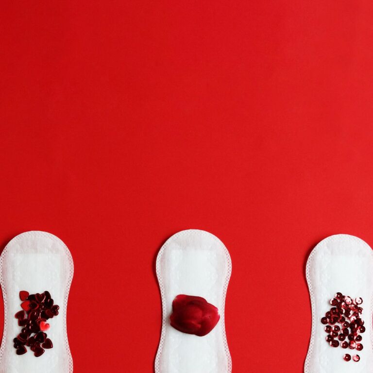 Cum să Ameliorezi Durerile Menstruale: Sfaturi și Tratament
