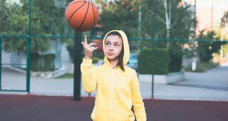 Fitness și Creșterea &icirc;n &Icirc;nălțime: Cum Să Echilibrezi Aspirațiile Atletice cu Dezvoltarea Fizică