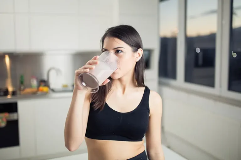 Laptele cu cacao sau bauturile energizante?