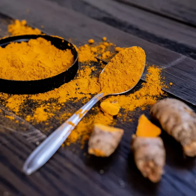 Peste 120 de studii clinice pe curcumină, niciunul dublu-orb reușit