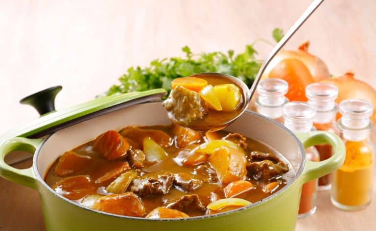 Curry japonez de vită cu legume