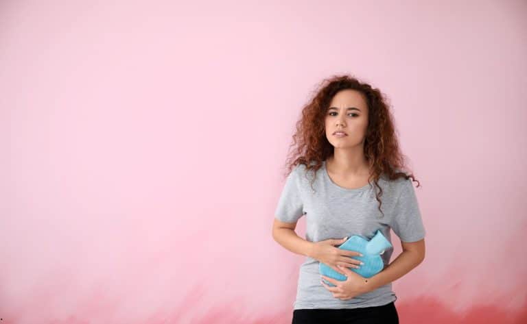 Tratamentul sindromului ovarelor polichistice: opțiuni pentru cicluri, hiperandrogenism, fertilitate și risc metabolic