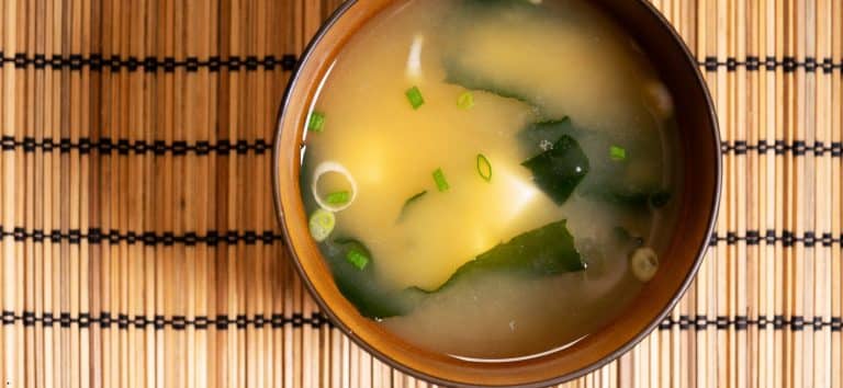 Supă Miso &ndash; echilibru &icirc;n bol