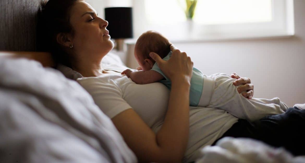 Depresia postpartum — simptome reale dincolo de tristețea de după naștere