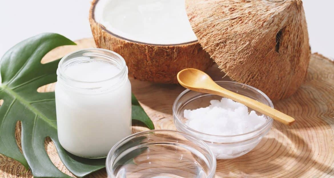 Uleiul de cocos extravirgin: beneficii reale, mituri și cum îl folosești în alimentație