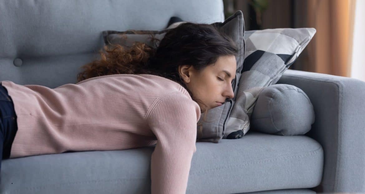 Dormi suplimentar în weekend, dar corpul tău plătește — mecanismul jetlag-ului social