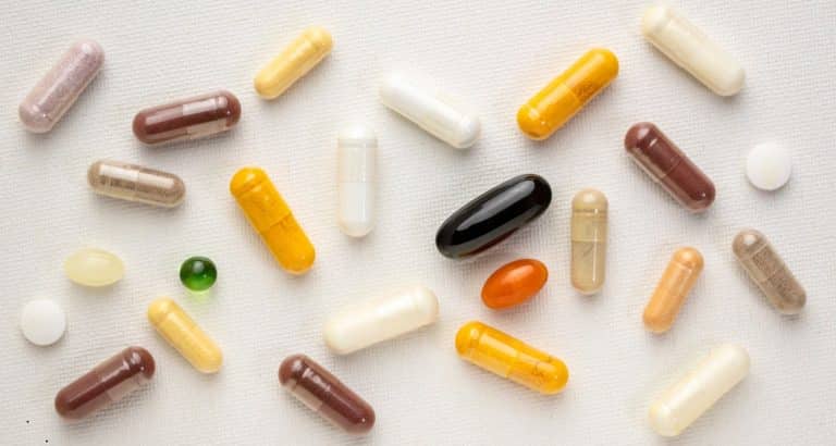 Vitaminele pentru ten funcționează &mdash; dar nu &icirc;n modul &icirc;n care le promovează industria cosmetică