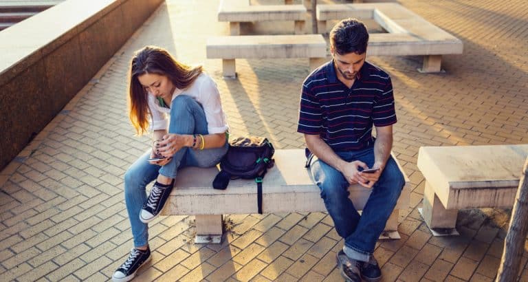 &bdquo;Fasting-ul emoțional&rdquo;: indisponibilitate afectivă, low EQ sau protecție &icirc;mpotriva intimității?