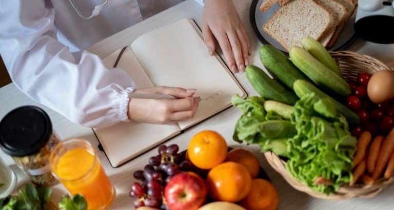 Nutritia in stres intens: ce consuma corpul cand mintea ramane in stare de alerta