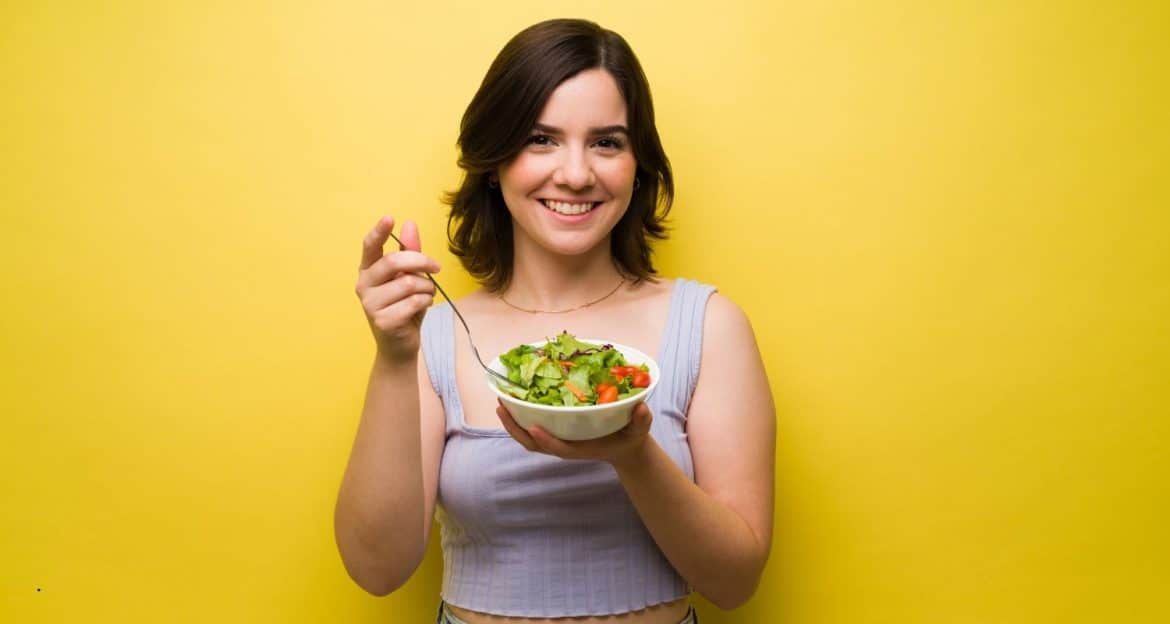 Alimentația în endometrioză: între inflamație, durere și promisiuni care trebuie filtrate