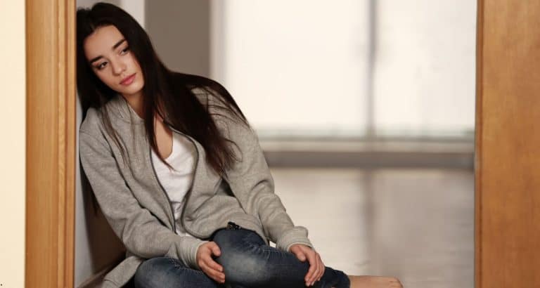 PMDD vs depresie &mdash; cum le diferențiezi: aceleași simptome, calendar diferit