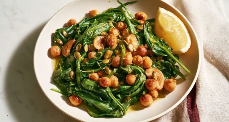 Salată caldă de spanac cu năut și lăm&acirc;ie