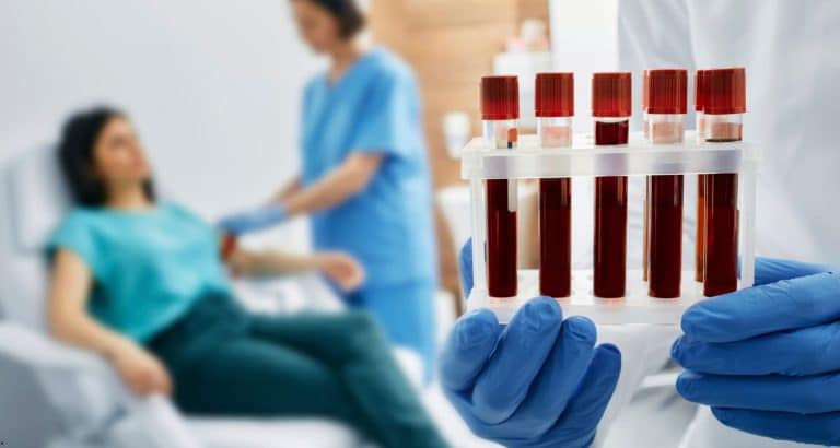 Test de s&acirc;nge pentru detectarea cancerului: studiul NHS-Galleri nu a redus cancerele &icirc;n stadiile III&ndash;IV