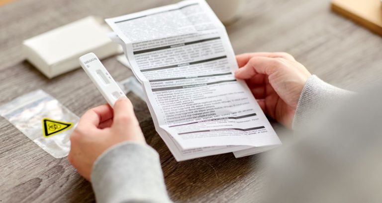 Noul COVID &icirc;n 2026: ce variante circulă, ce simptome provoacă și c&acirc;nd este nevoie de tratament